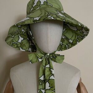 Handmade Green Floral Wide-Brim Tie-Under Sun Hat
